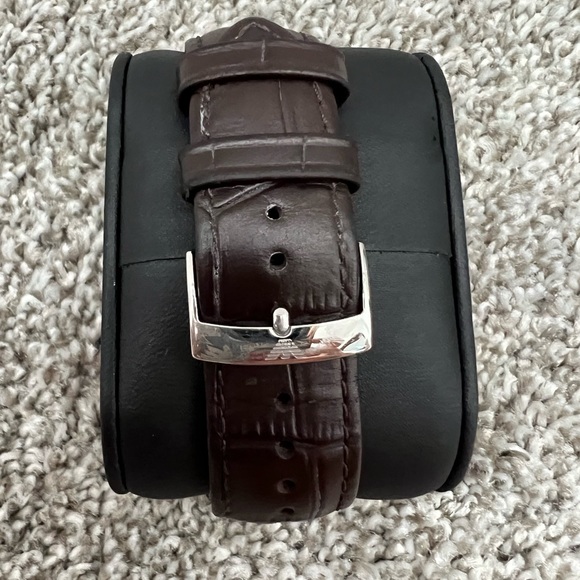 Men’s authentic Armani watch - lightly worn like new! - Picture 2 of 2